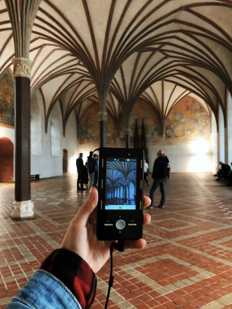 <img src="Malbork-twovelers-co-vidiet-v-Poľsku.jpg" alt="Malbork Castle Poland what to see">